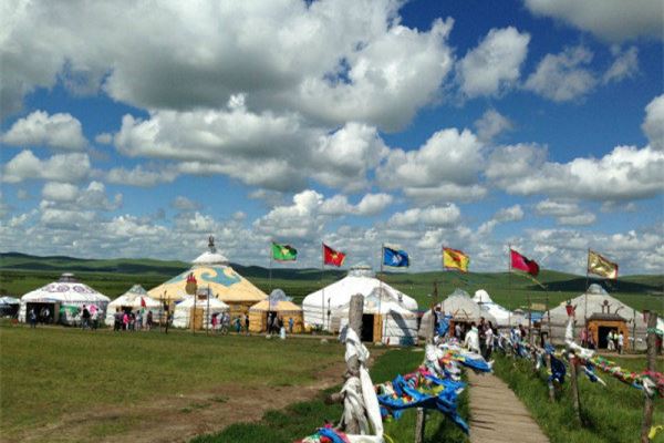 敖包恩格尔牧户游