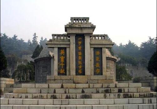 察哈尔烈士陵园