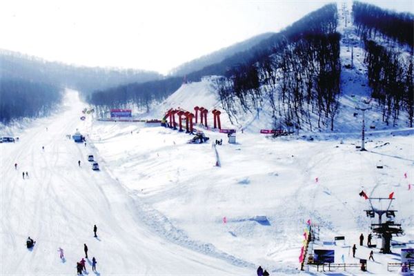 长春市莲花山滑雪场
