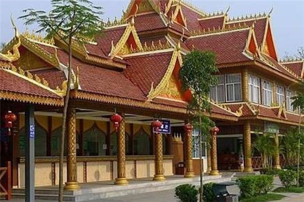 曼景兰旅游一条街