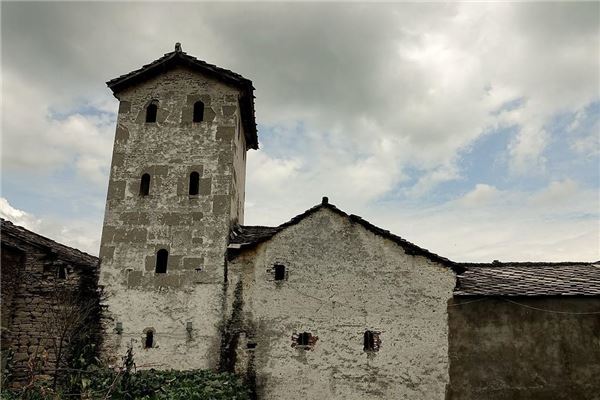 诺米村碉楼遗址